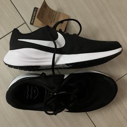 Brand New Nike Men Revolution 7