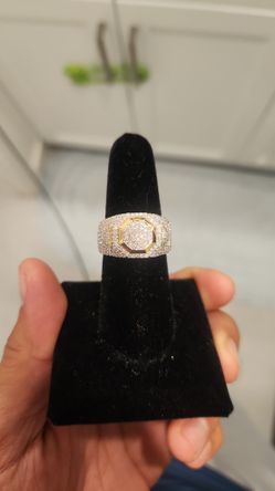 Nautral Diamond 10K Gold Ring
