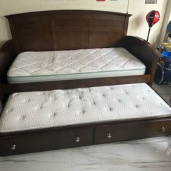 Twin trundle Bed (Daybed)