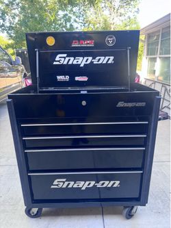 Snap on tools roll cart tool box