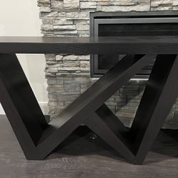 Monarch Brand : Console Accent Table