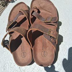 New size 8 Leather White Mountain