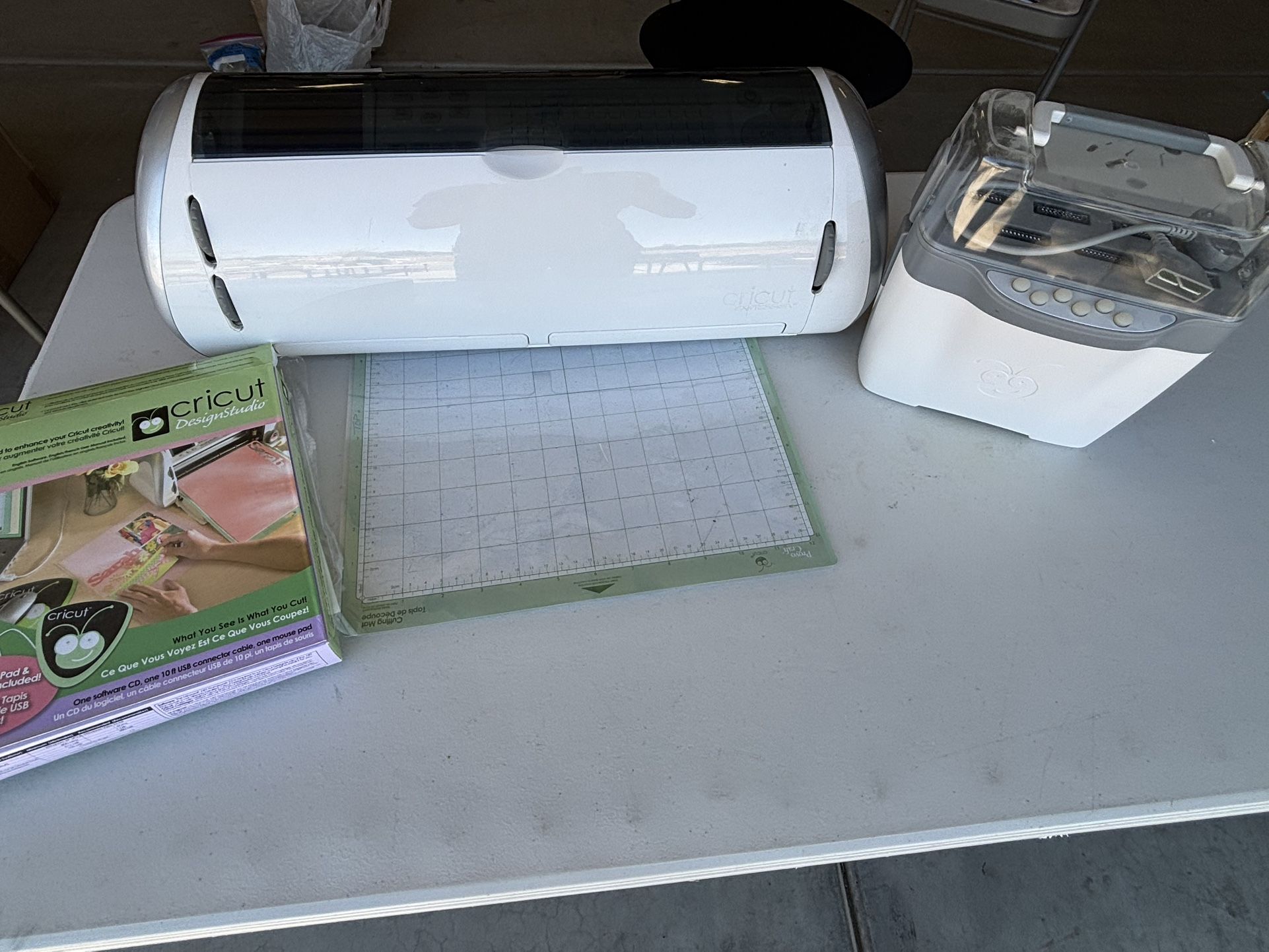 Cricut Expression With Many Extras