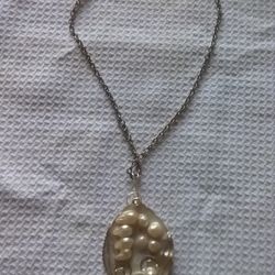 Woman's Vintage Necklaces 