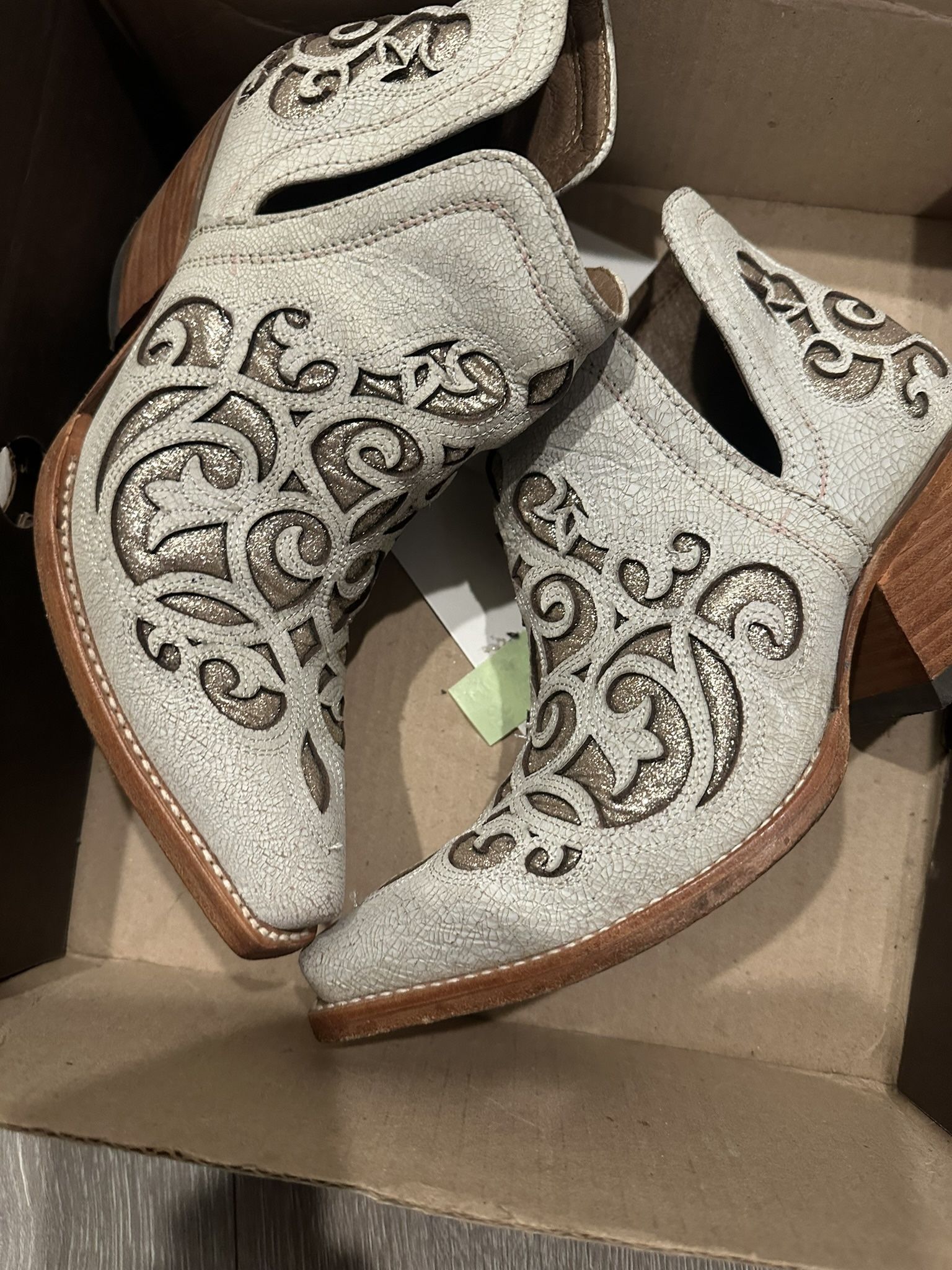 Ariat Boots Size 7.5