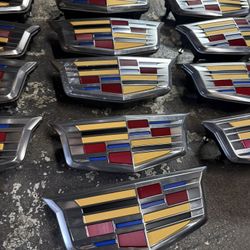 Oem Escalade Cadillac Front Emblem led 