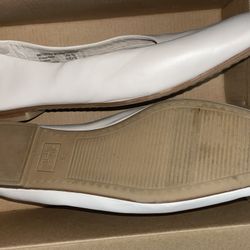 Time and Tru Women’s Flat Footwear - Size 10 US.