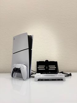 PlayStation 5 Console Bundle – Tons of Accessories – Excellent Condition – $375
