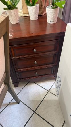 2 wood side tables