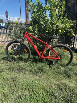 GO TRAX MOUNTAIN BIKE..NOT AN E BIKE