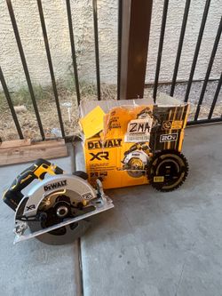 DEWALT 20V MAX XR Brushless Cordless 7-1/4 in. Circular Saw, Tool Only