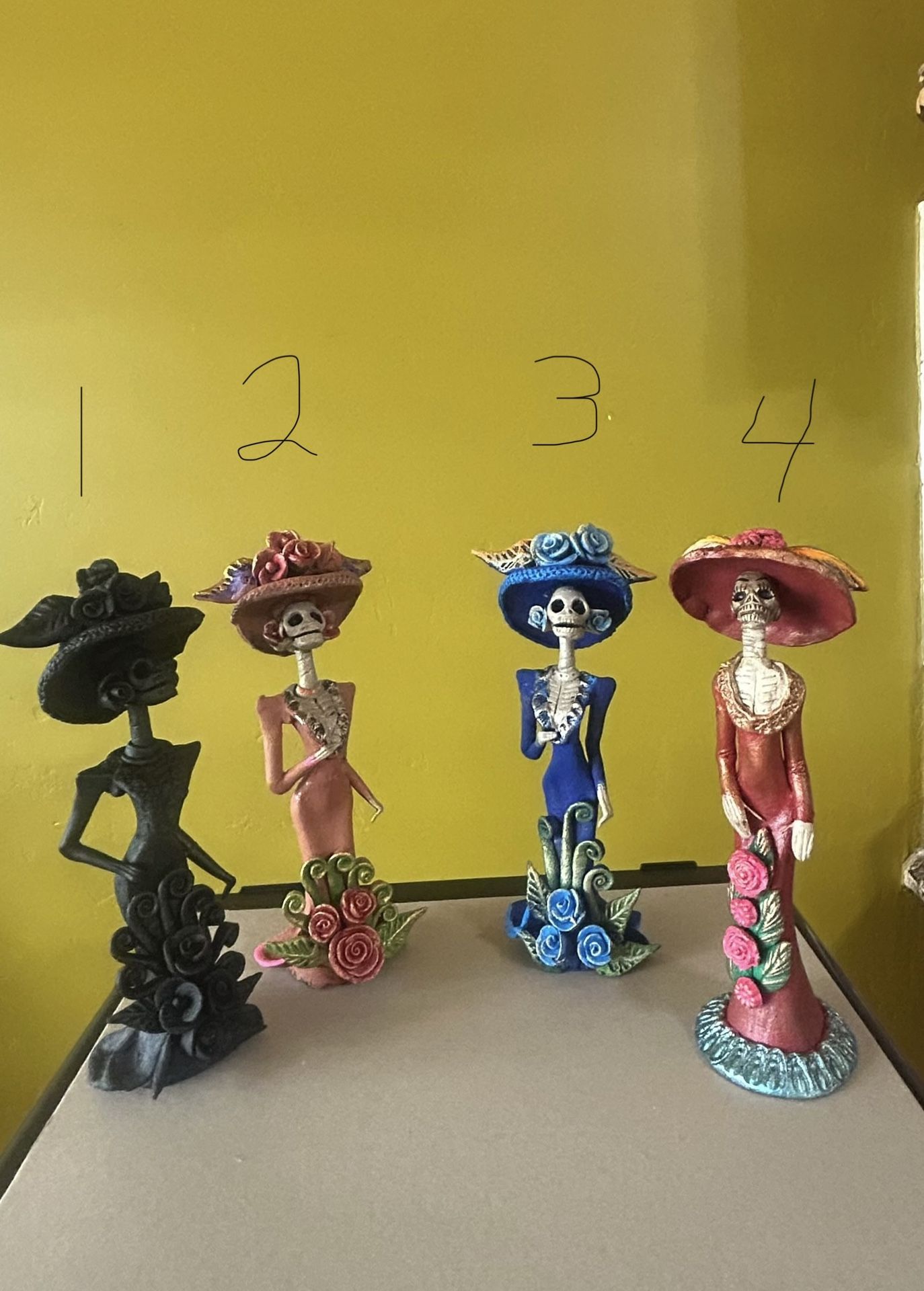Catrina ladies/ Figurines in Clay