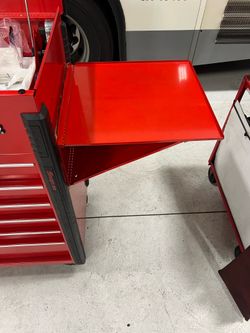Snap on cart side tray