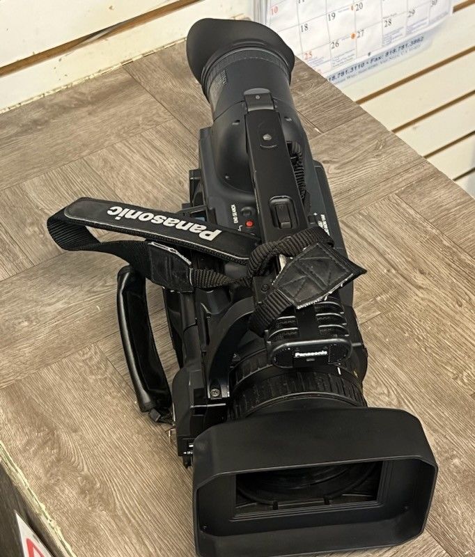 Panasonic AG-HVX200P DVCPRO HD P2 3CCD
Leica Dicomar Video Camera P2