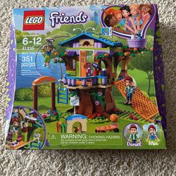 LEGO Mia’s Tree House