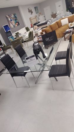 New Dining table set 5  PCs