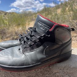 Air Jordan Men’s Nikes Size 13