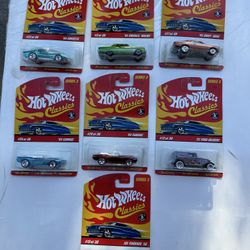 Hot Wheel Classics, Lot Of  7  Cars For 40$