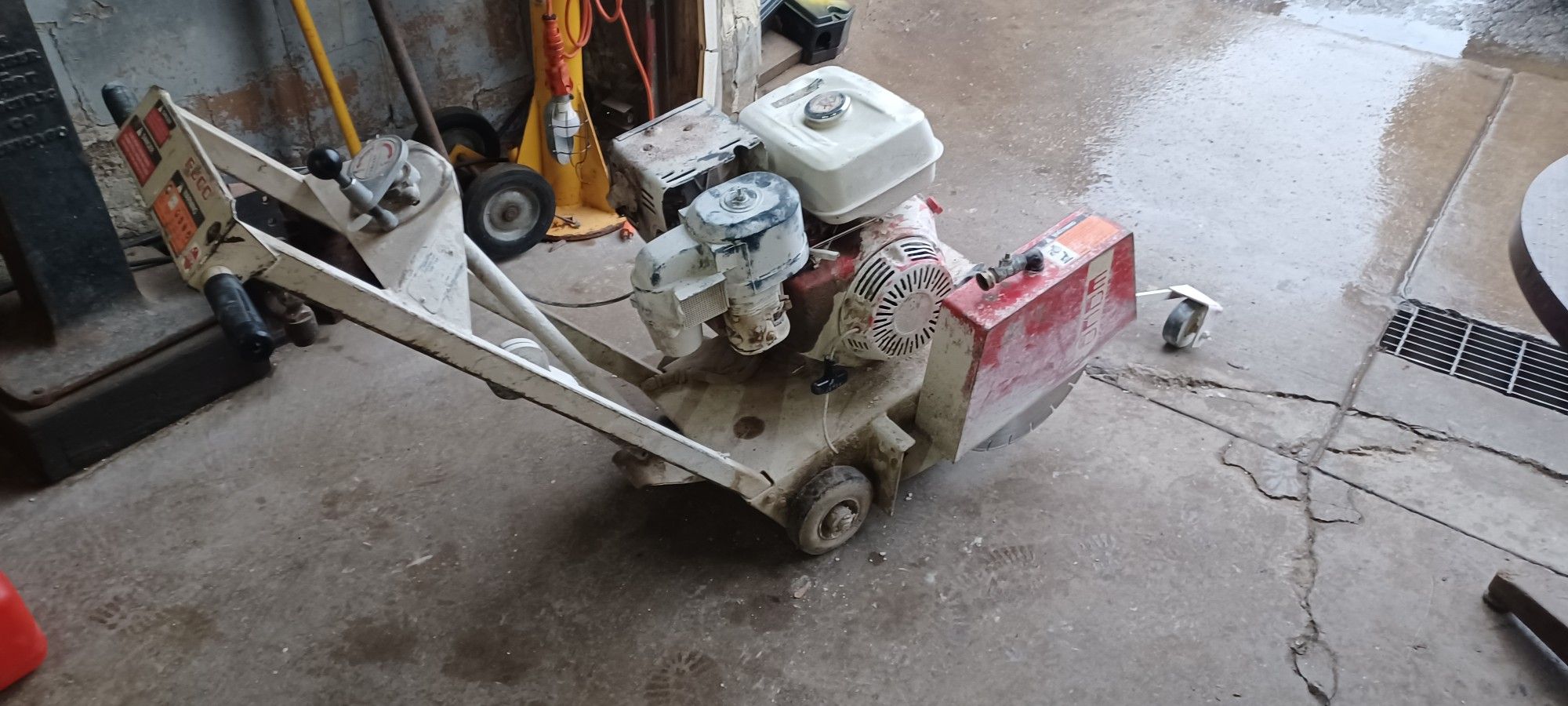 Edco 14" Walk Behind Concrete Saw for Sale in Lyons, IL OfferUp