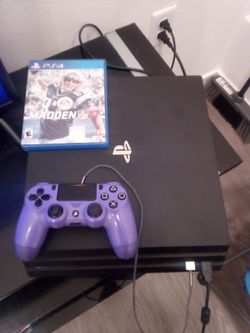 PlayStation 4 Pro 1 TB black with 1 Controller, Connections, 1 Game Madden NFL 17