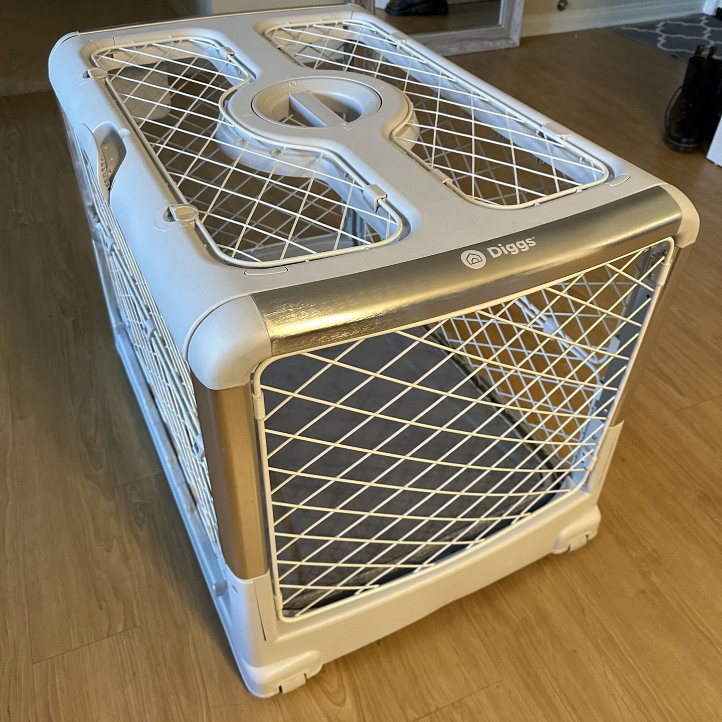 Diggs Revol Collapsible Portable dog crate