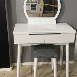 Make Up Vanity 