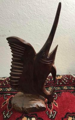 ESCULTURA DE MADERA TALLADA DISEÑO PEZ AGUJA
