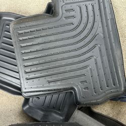 HUSKY LINERS WEATHERBEATER FRONT & SECOND SEAT FLOOR LINERS - 4 PIECE