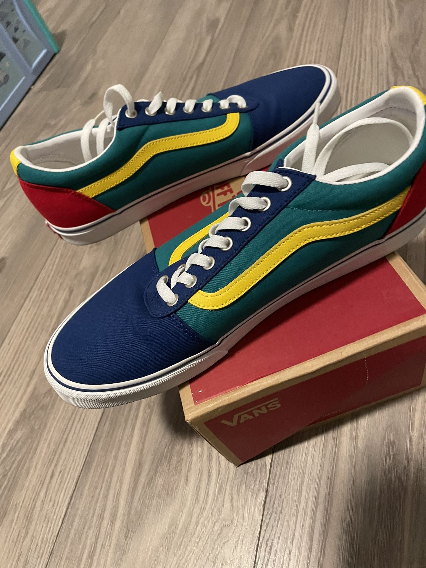C&L Men’s Vans Size 13