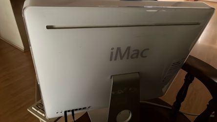 iMac desktop computer with keyboard and mouse