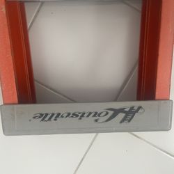 Louisville 6 Ft Fiberglass Ladder 