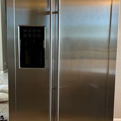Refrigerator GE Monogram® Free-Standing Side-by-Side Refrigerator Freezer Counter Depth