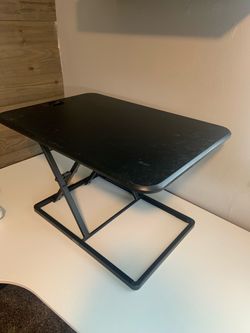 Black vivo portable desk