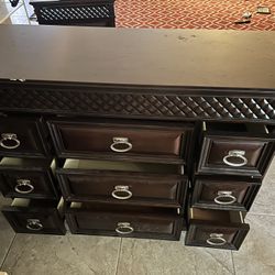 Dresser drawer