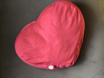 Heart shaped my ku mo cloud comfort technology Pillow for Sale in Spokane WA OfferUp