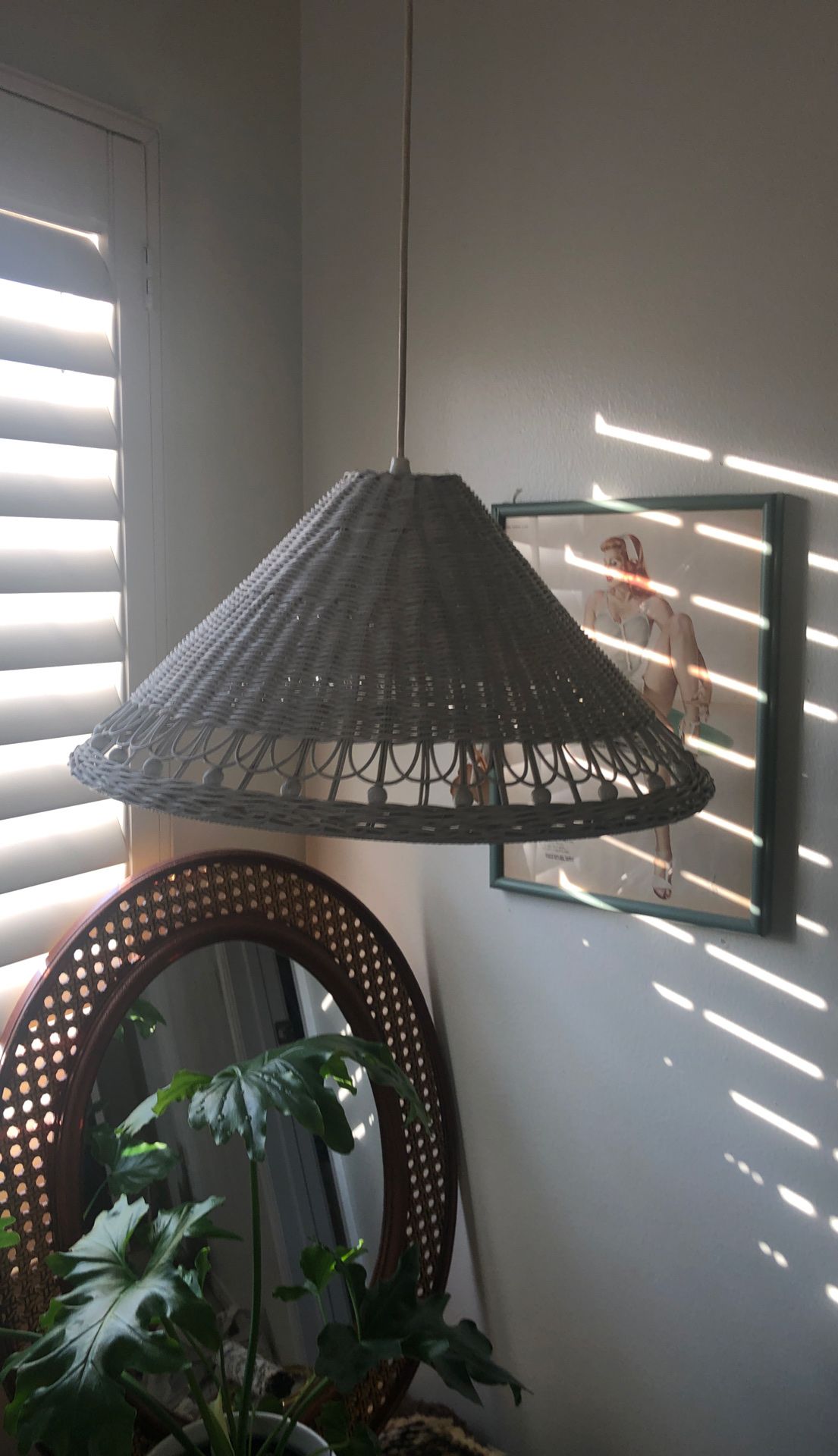 Hanging wicker lamp