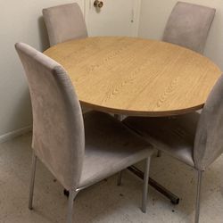 Round Dining Room Table With Chairs 