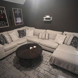 Large Rooms To Go Sectional w/ Chaise + Round Coffee Table