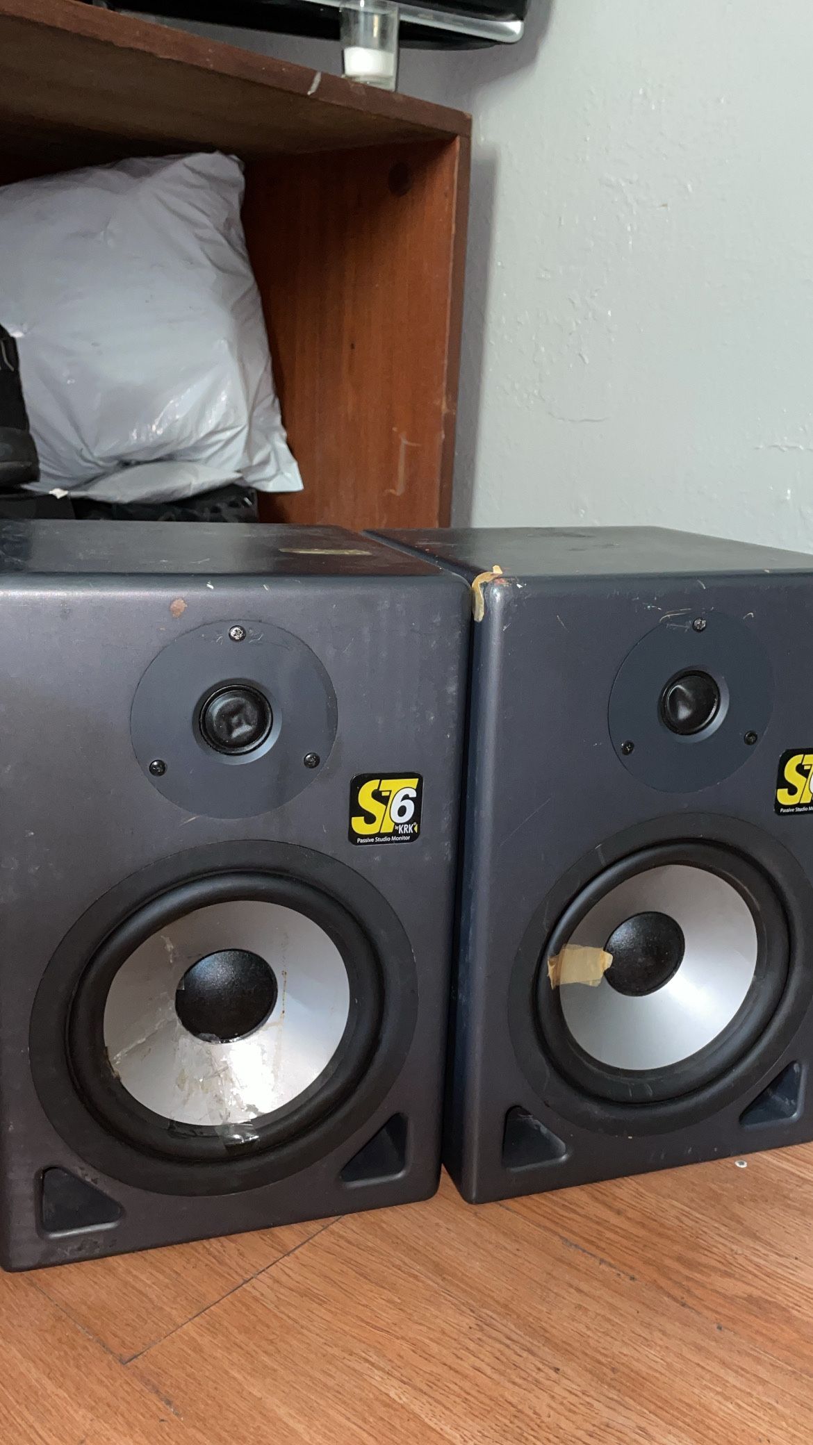 ST6 speakers