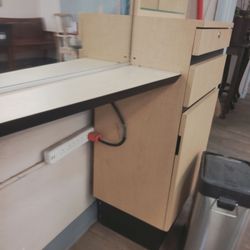 Salon vanity work station with chair