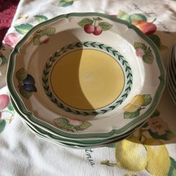 6 Villeroy & Boch Salad Plates And 4 Bowls