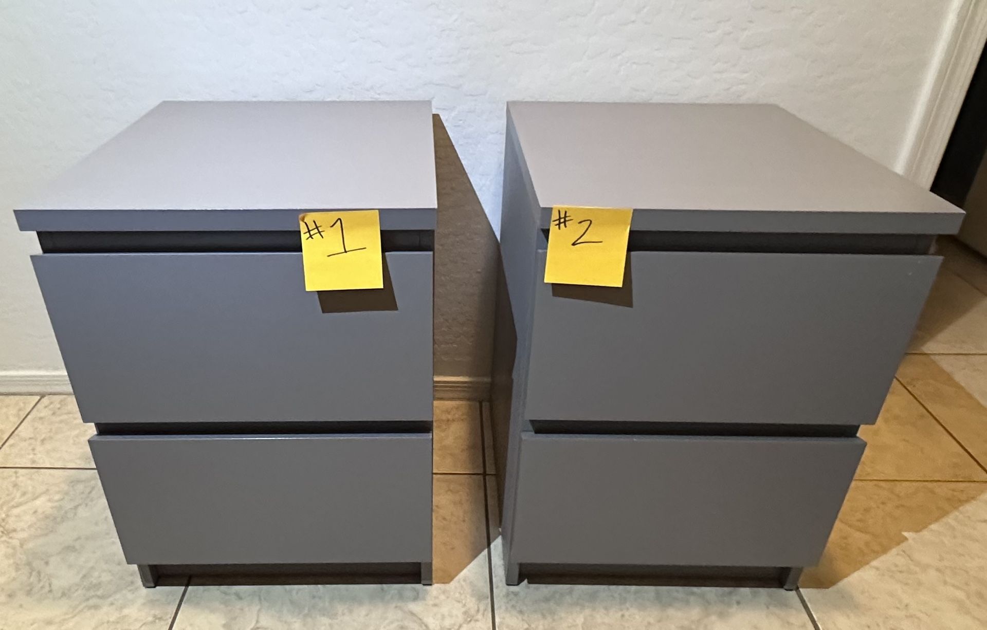 2 nightstands grey