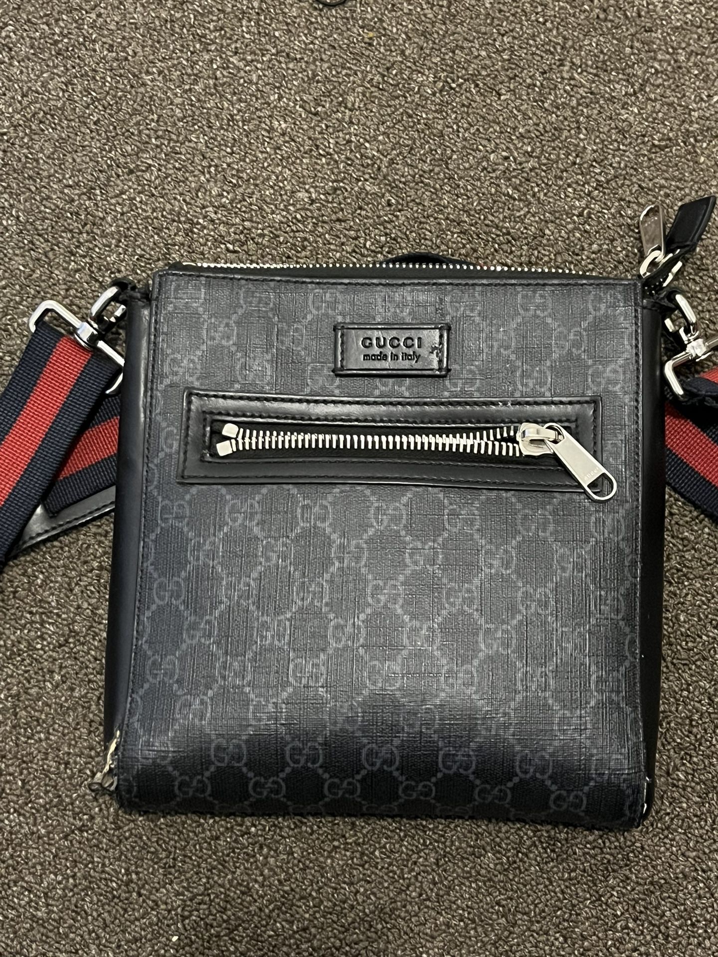 Gucci messenger bag