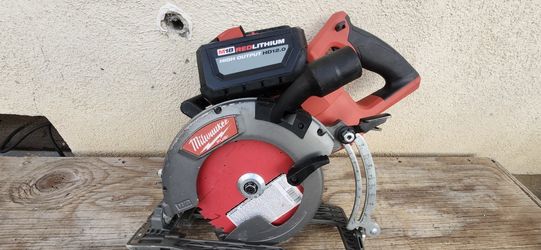 Milwaukee Skillsaw 7 1/4 Blade Tool Battery 12ah 