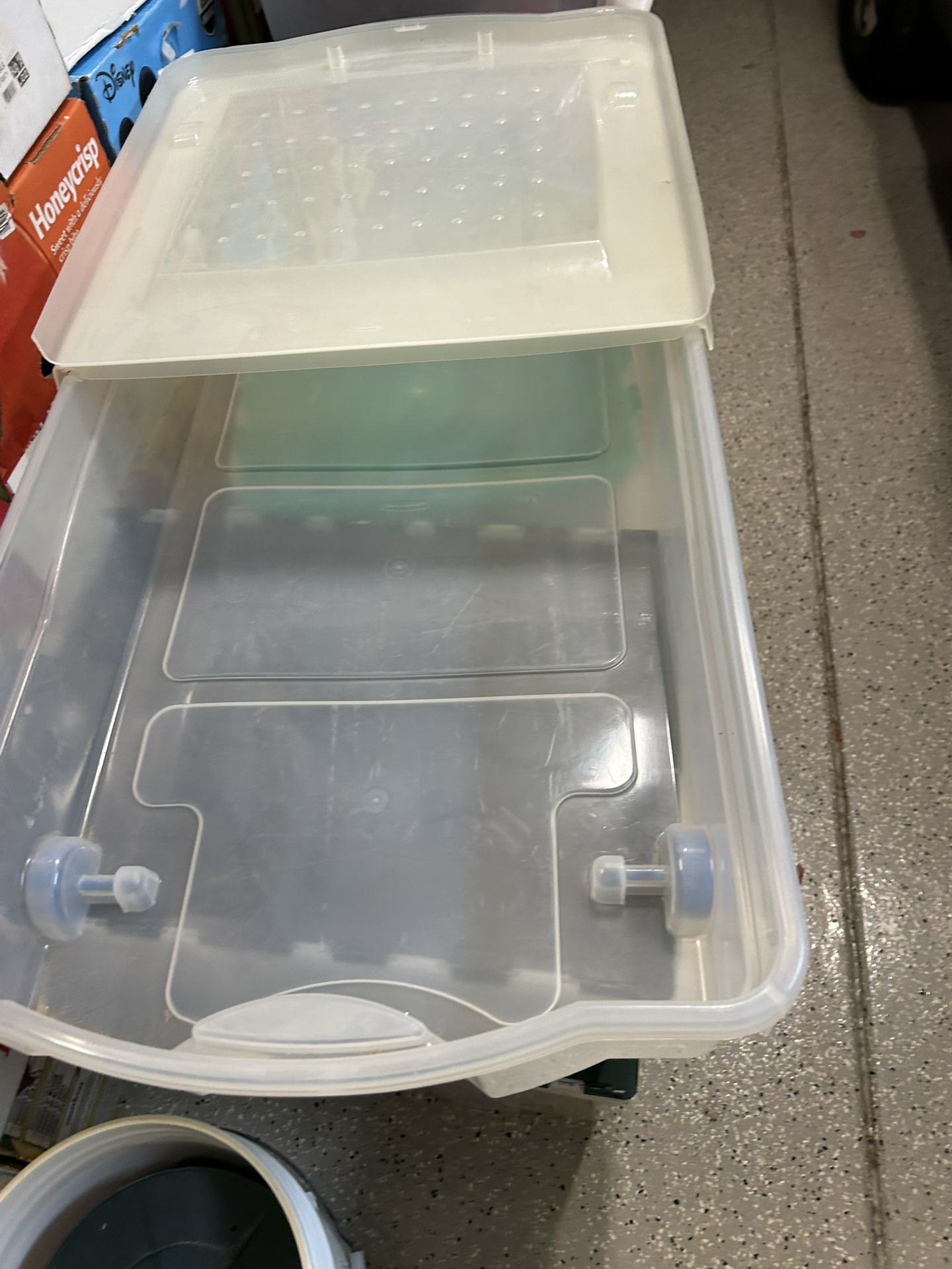 Plastic Bin For Under The Bed Storage With Wheels And Open Lid