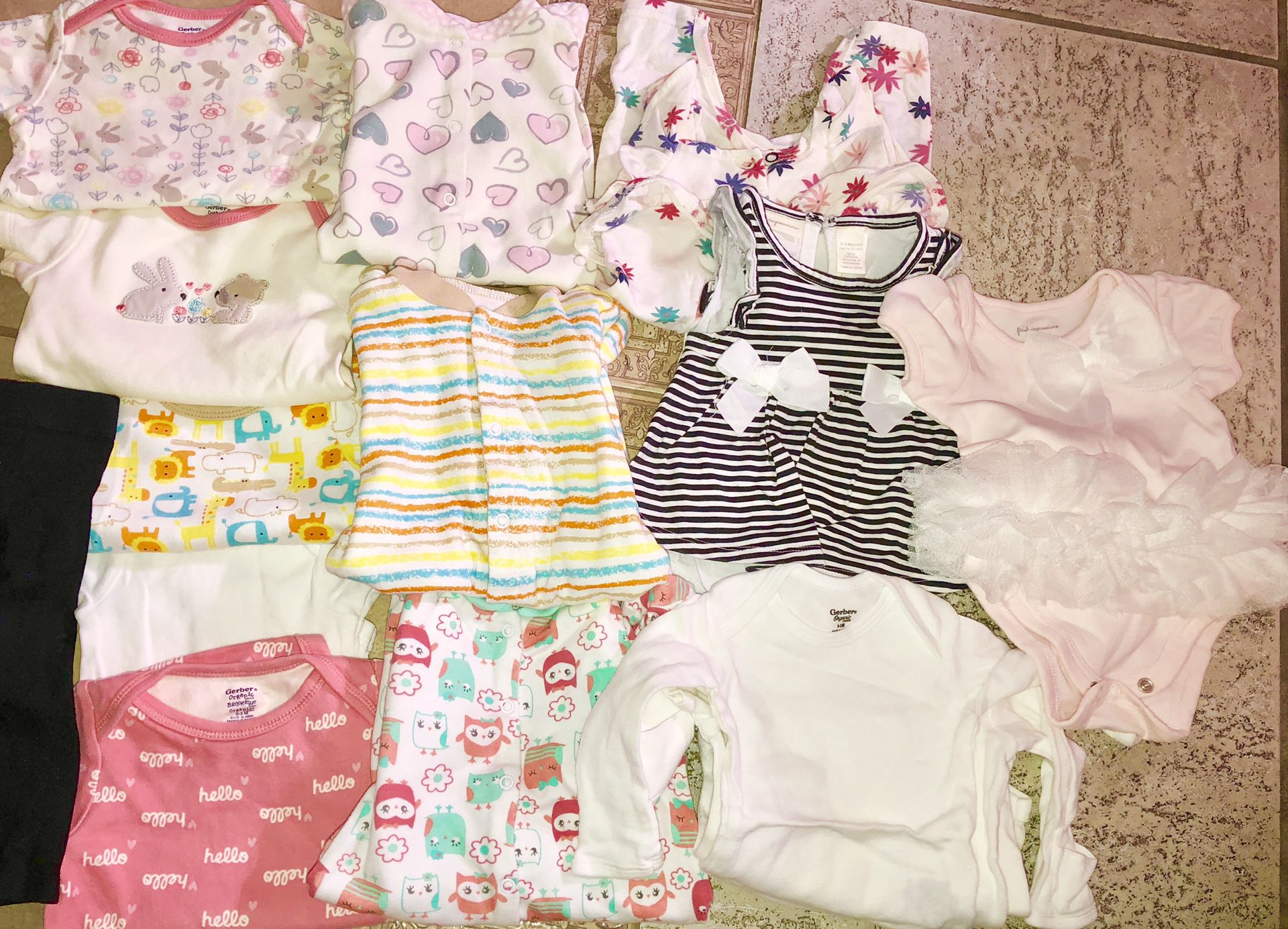 55 pieces of 3 months baby clothes!!