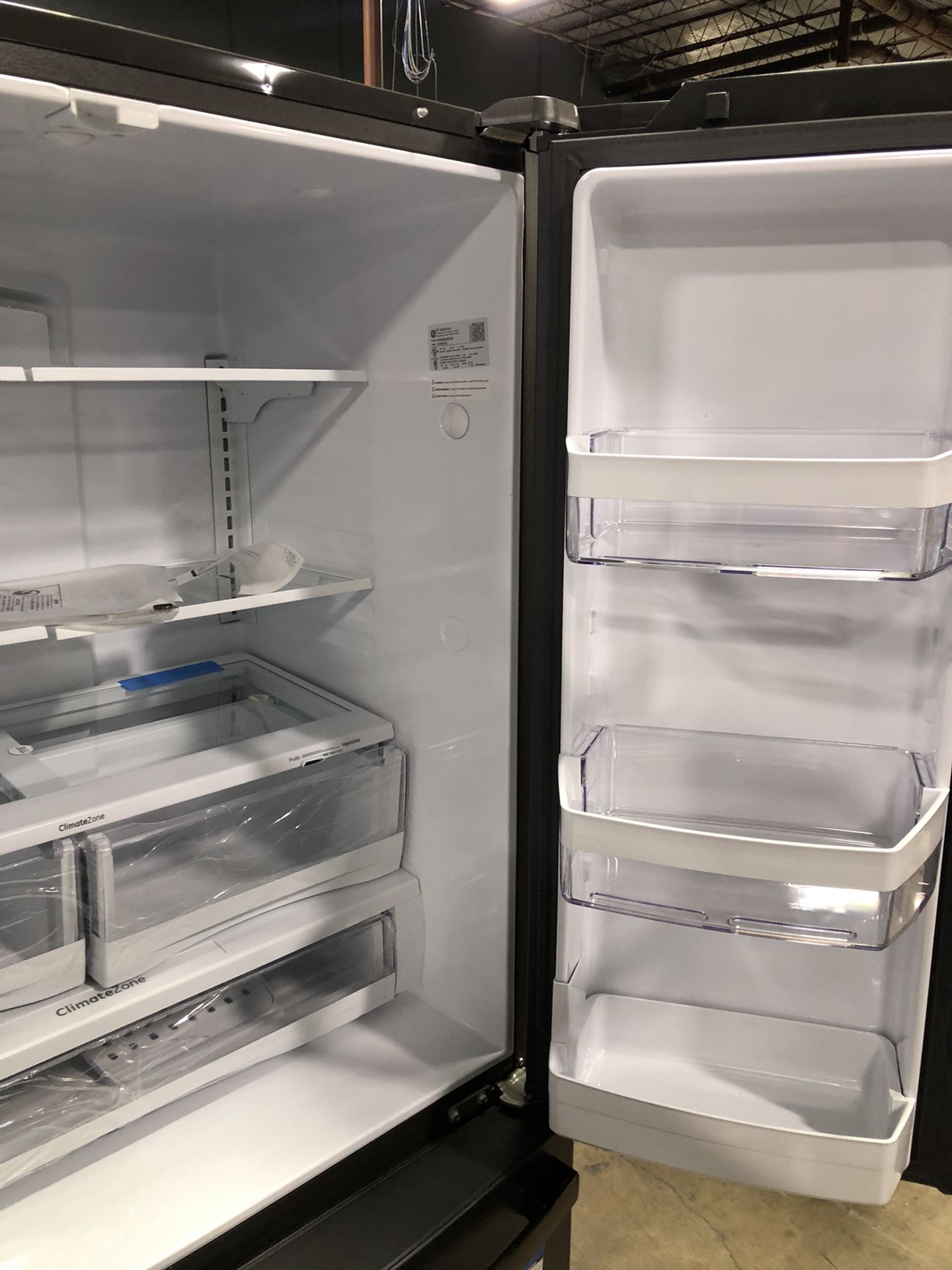 π₯ππ€― GE 22.1 cu. ft. French Door Refrigerator in Black Slate Fingerprint