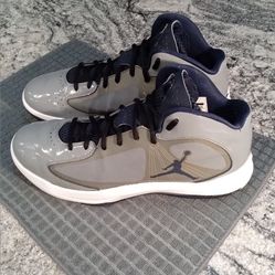 Nike Air Jordan Arrow Flight Cool Gray Size 11 Great Condition.