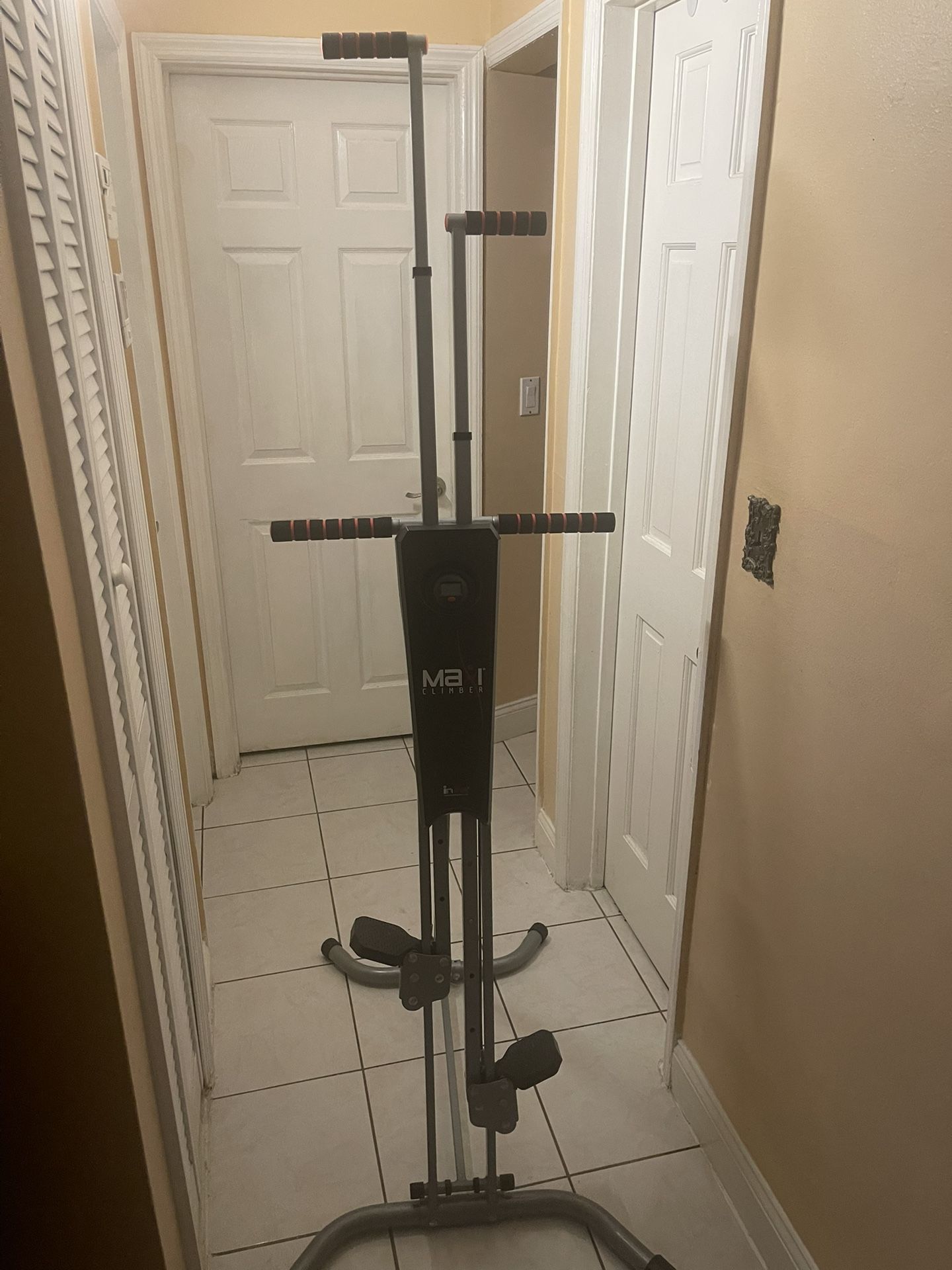 Maxi Climber - Folding Exercise Machine