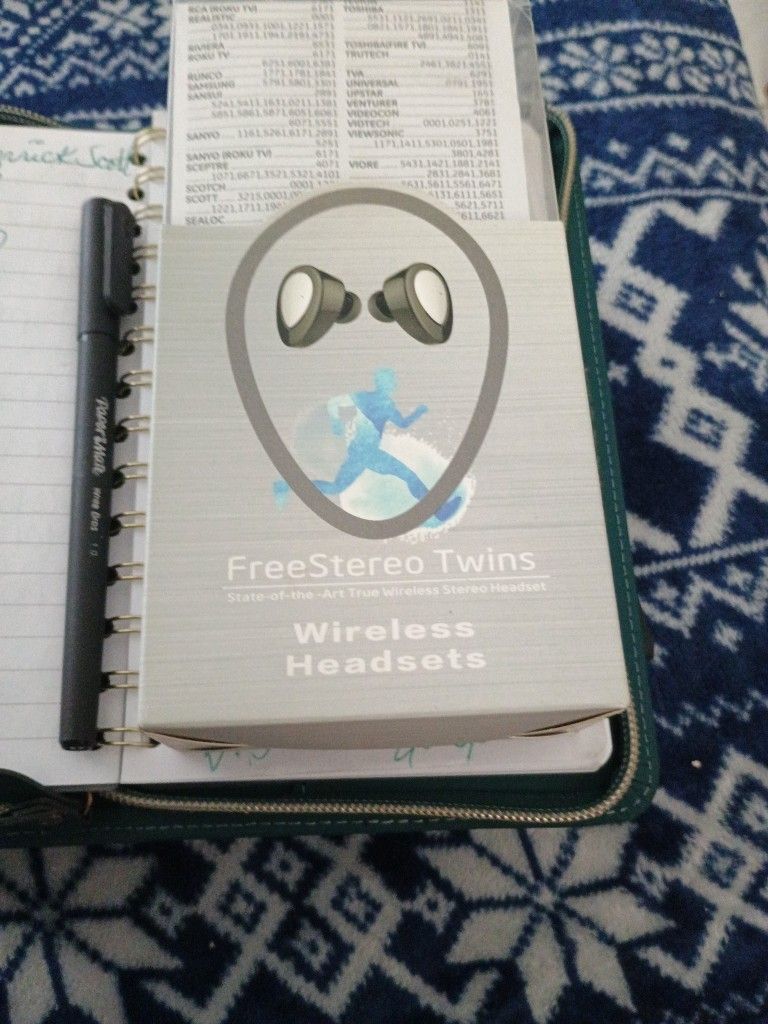 FREE STEREO TWINS WIRELESS HEADSET